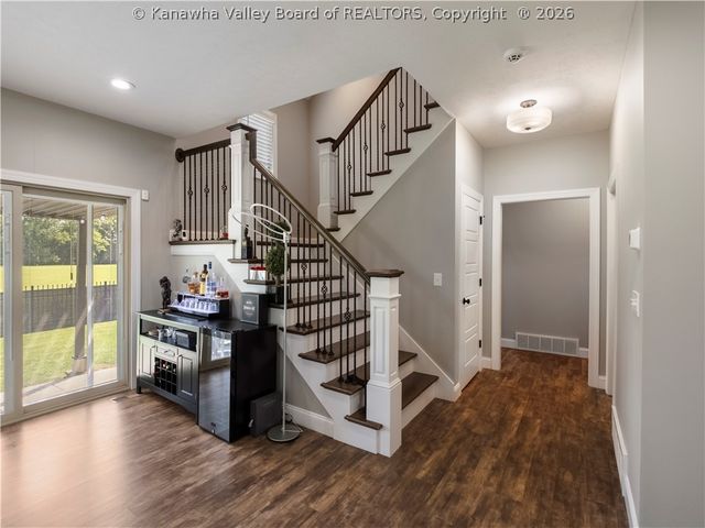 17 Squirrel Ridge, Charleston, WV 25314