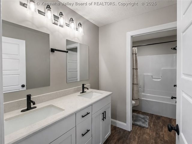 17 Squirrel Ridge, Charleston, WV 25314