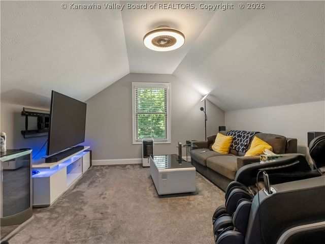 17 Squirrel Ridge, Charleston, WV 25314