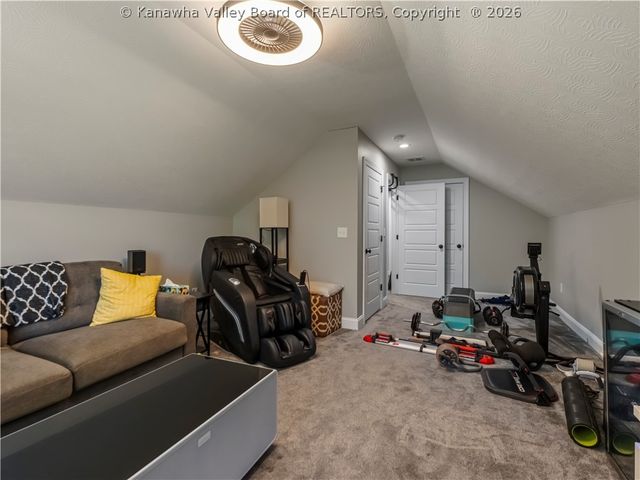 17 Squirrel Ridge, Charleston, WV 25314