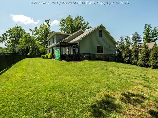 17 Squirrel Ridge, Charleston, WV 25314