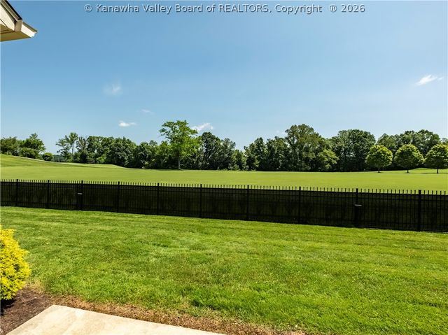 17 Squirrel Ridge, Charleston, WV 25314