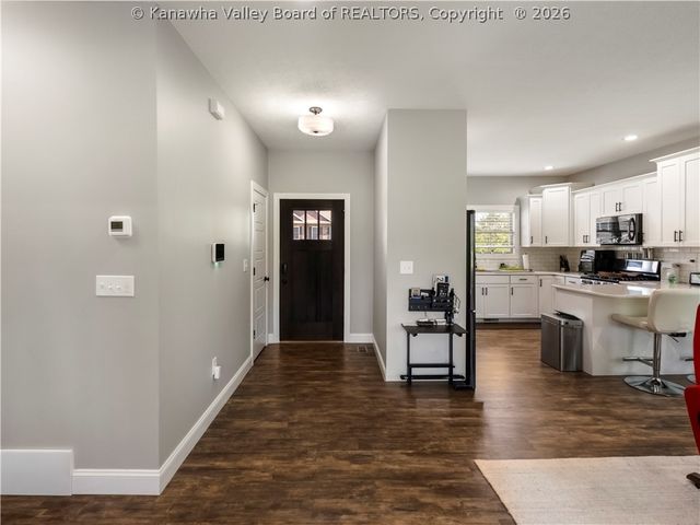 17 Squirrel Ridge, Charleston, WV 25314