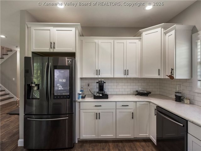 17 Squirrel Ridge, Charleston, WV 25314