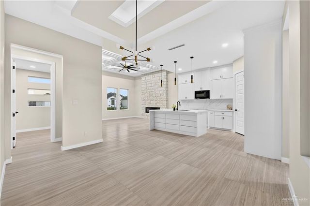 5805 N Playa Del Sol Street, Edinburg, TX 78542