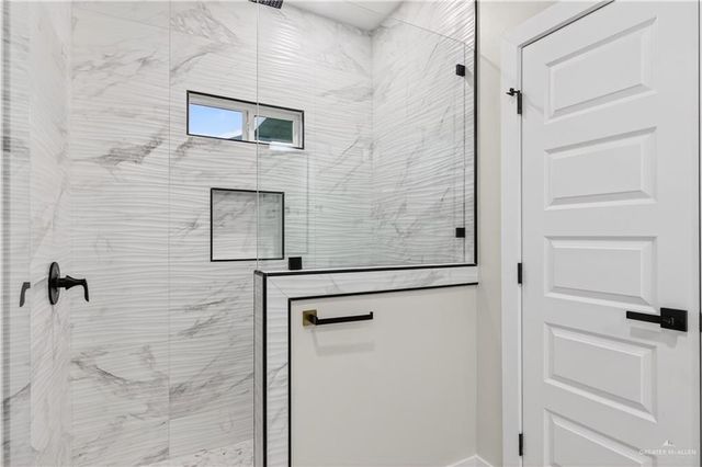 5805 N Playa Del Sol Street, Edinburg, TX 78542