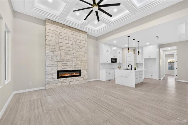 5805 N Playa Del Sol Street, Edinburg, TX 78542