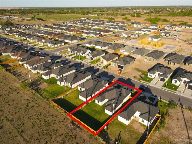 5805 N Playa Del Sol Street, Edinburg, TX 78542