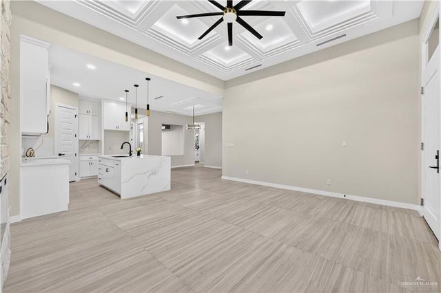 5805 N Playa Del Sol Street, Edinburg, TX 78542