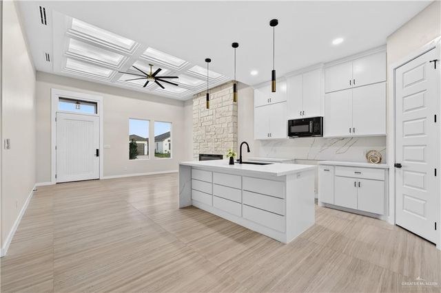 5805 N Playa Del Sol Street, Edinburg, TX 78542