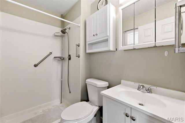 1427 Twin Trails Drive, Fenton, MO 63026