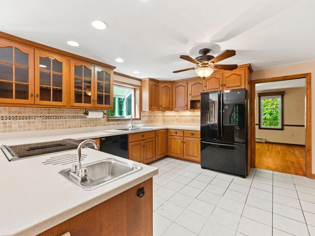 35 Sawyer Road, Hampstead, NH 03841