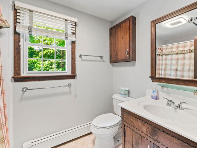 35 Sawyer Road, Hampstead, NH 03841