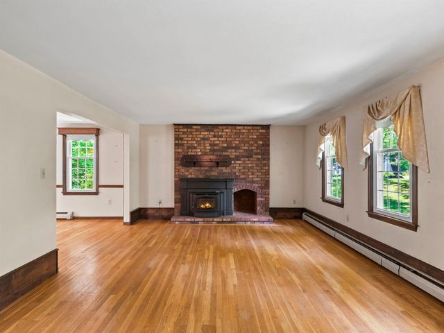 35 Sawyer Road, Hampstead, NH 03841