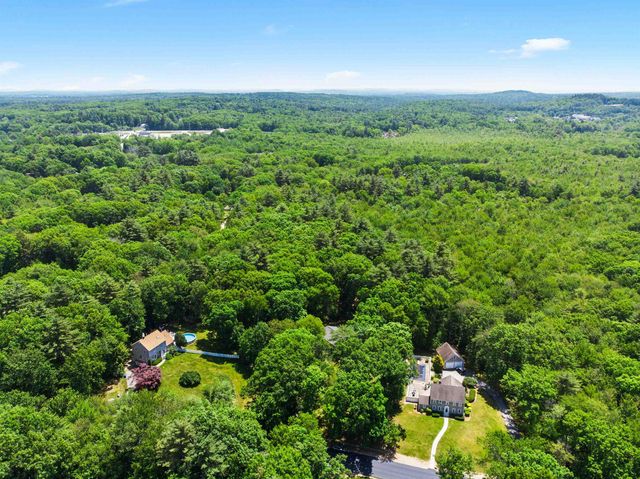 35 Sawyer Road, Hampstead, NH 03841