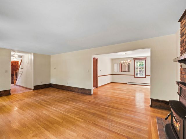 35 Sawyer Road, Hampstead, NH 03841