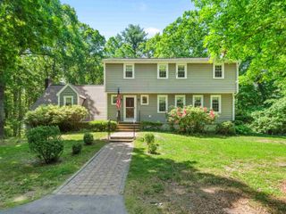 35 Sawyer Road, Hampstead, NH 03841