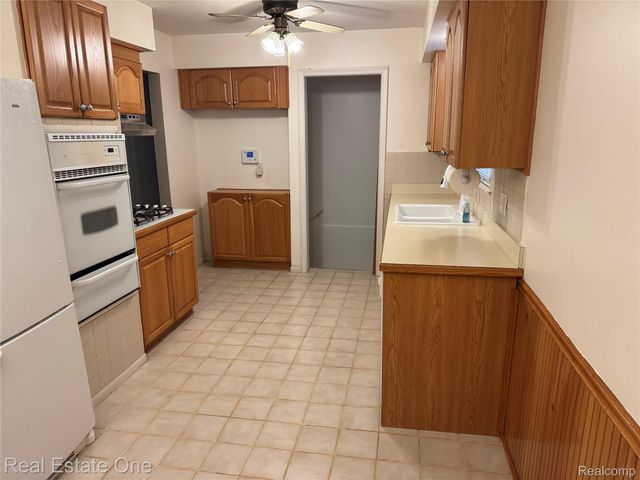 12016 Hemingway, Redford Charter Township, MI 48239