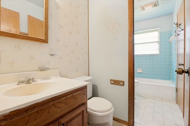 612 Glenn Drive, Euless, TX 76039