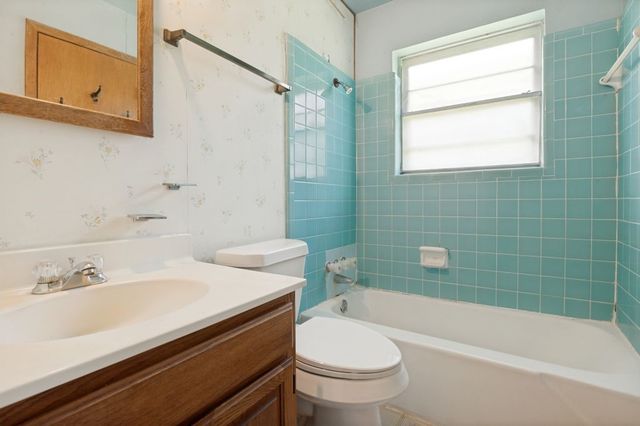 612 Glenn Drive, Euless, TX 76039