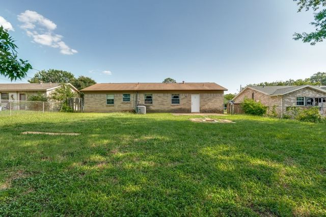 612 Glenn Drive, Euless, TX 76039