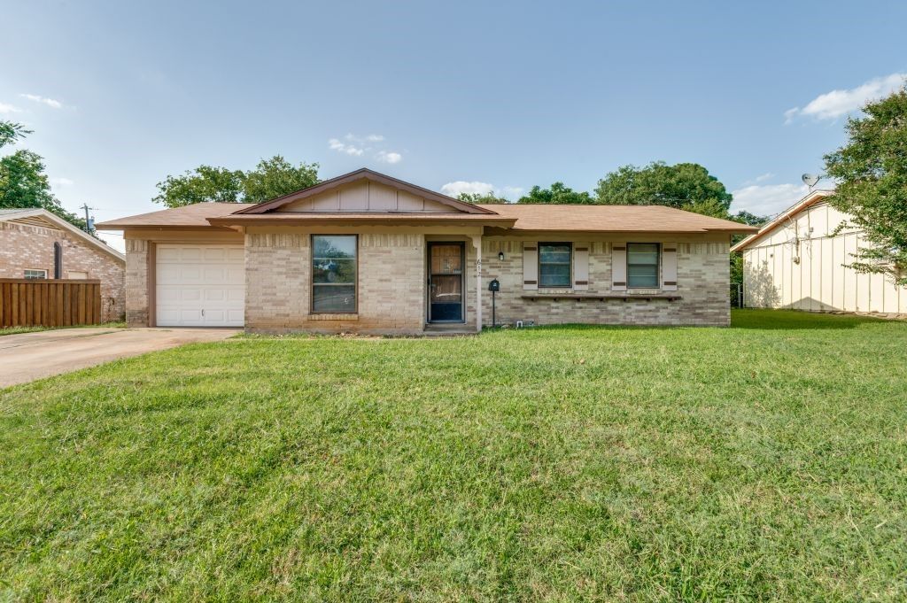 612 Glenn Drive, Euless, TX 76039