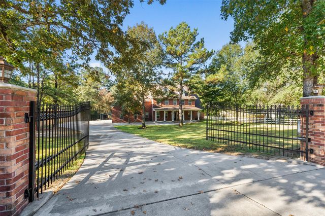 19211 Serpenteer Drive, Porter, TX 77365