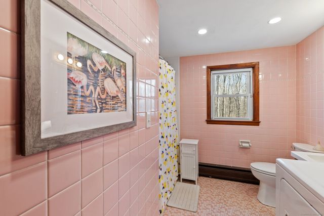 250 Long Hill Street, East Hartford, CT 06108