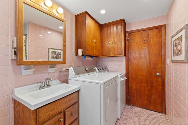 250 Long Hill Street, East Hartford, CT 06108