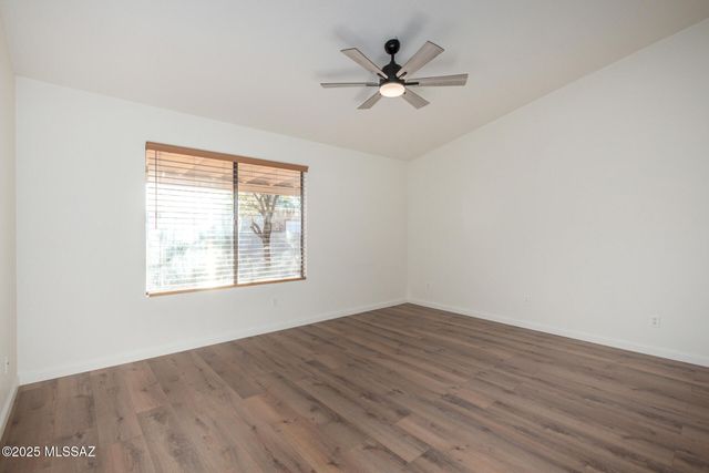 8070 S New Abbey Drive, Tucson, AZ 85747