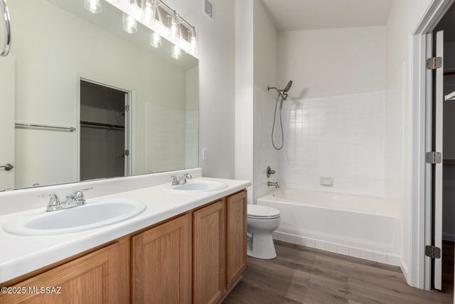 8070 S New Abbey Drive, Tucson, AZ 85747