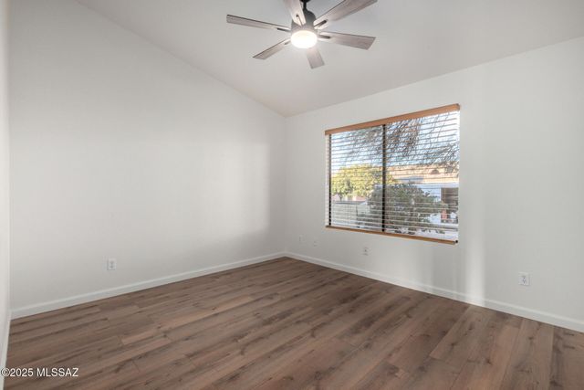 8070 S New Abbey Drive, Tucson, AZ 85747