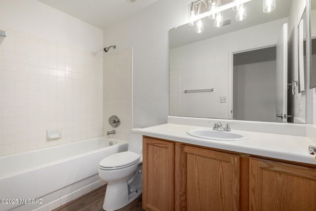 8070 S New Abbey Drive, Tucson, AZ 85747