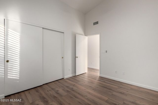 8070 S New Abbey Drive, Tucson, AZ 85747