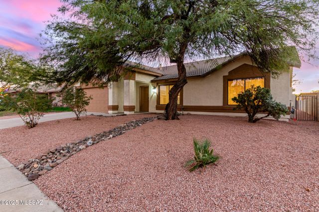 8070 S New Abbey Drive, Tucson, AZ 85747