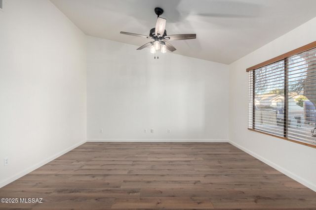 8070 S New Abbey Drive, Tucson, AZ 85747