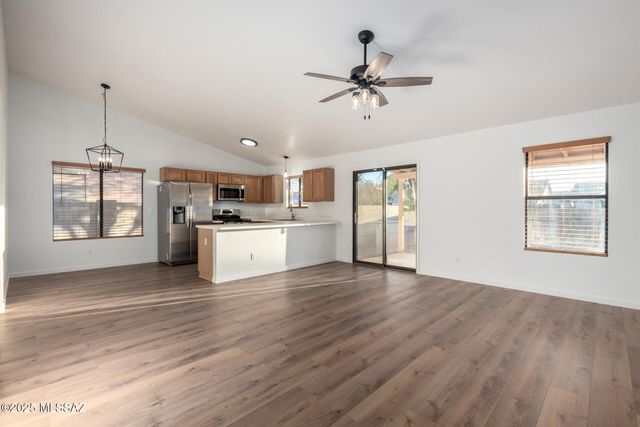 8070 S New Abbey Drive, Tucson, AZ 85747