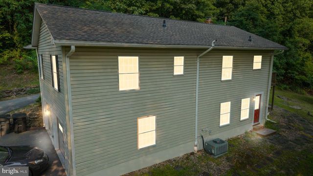 1336 GRANNY SMITH RD, Linden, VA 22642