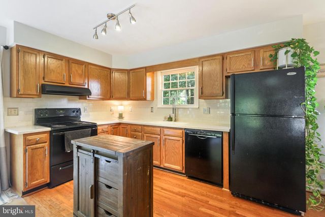 1336 GRANNY SMITH RD, Linden, VA 22642