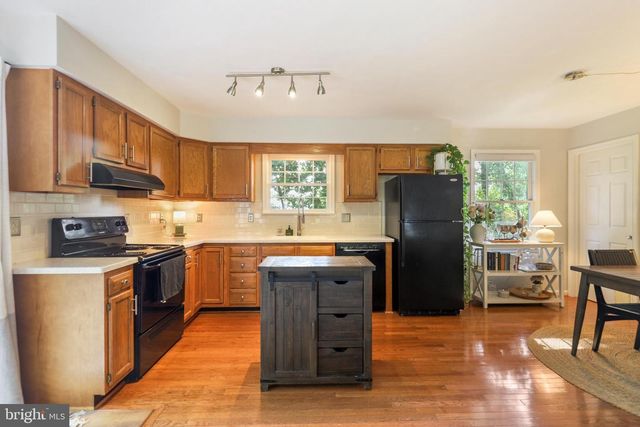 1336 GRANNY SMITH RD, Linden, VA 22642