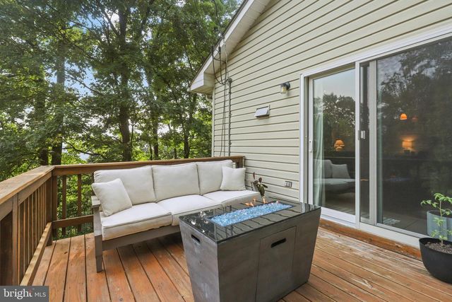 1336 GRANNY SMITH RD, Linden, VA 22642