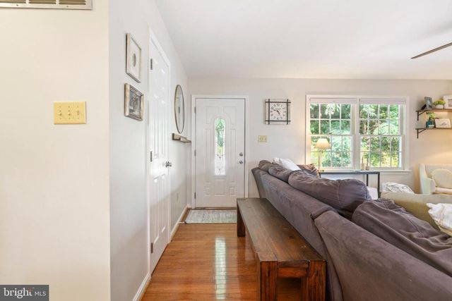 1336 GRANNY SMITH RD, Linden, VA 22642