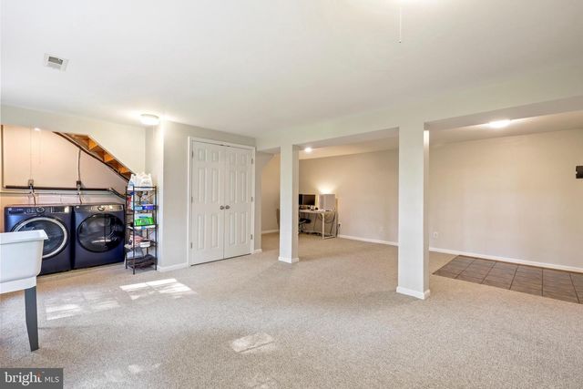 1336 GRANNY SMITH RD, Linden, VA 22642