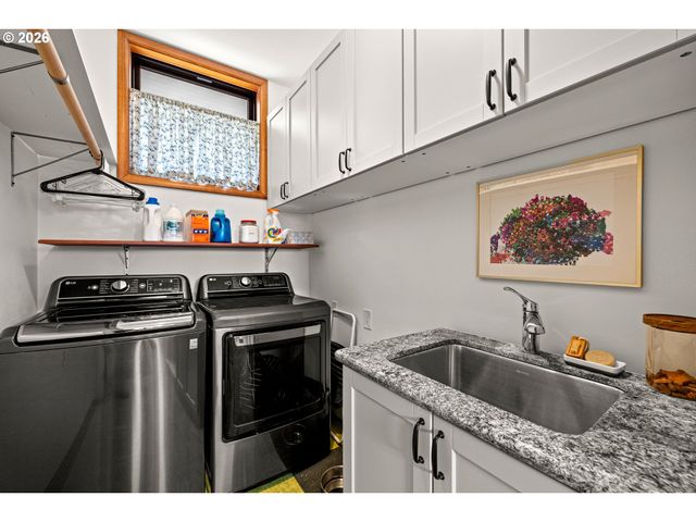 7929 Sw 4TH Ave, Portland, OR 97219