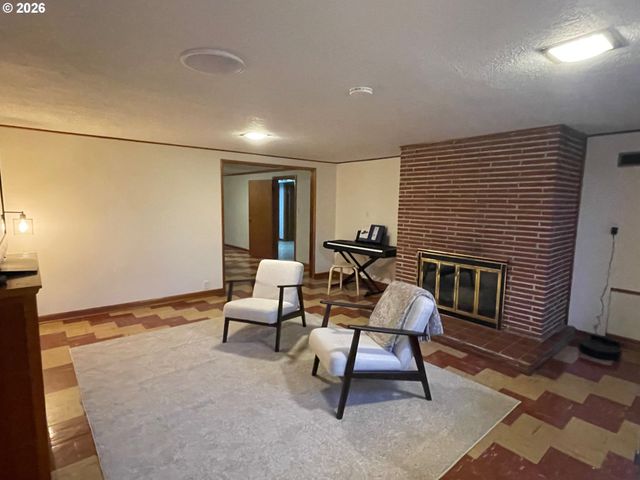 7929 Sw 4TH Ave, Portland, OR 97219