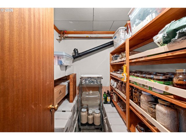 7929 Sw 4TH Ave, Portland, OR 97219