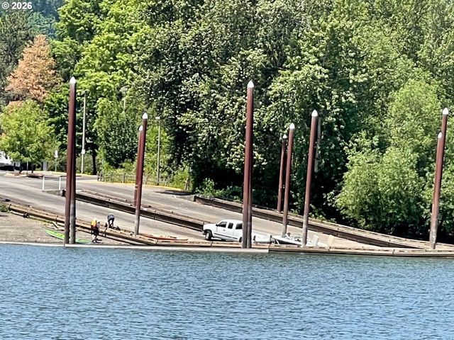 7929 Sw 4TH Ave, Portland, OR 97219