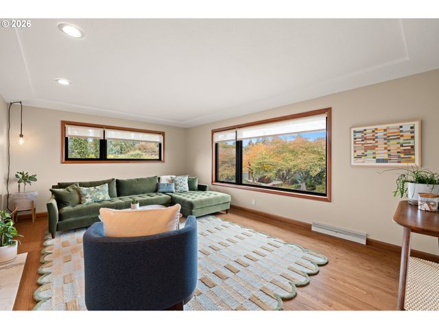 7929 Sw 4TH Ave, Portland, OR 97219