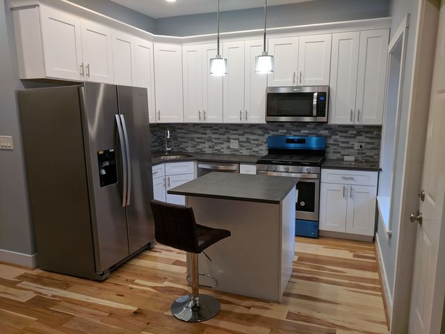6328 N Magnolia Avenue, Chicago, IL 60660