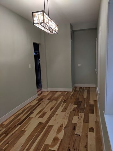 6328 N Magnolia Avenue, Chicago, IL 60660